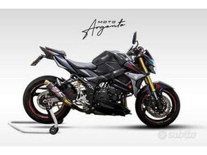 SUZUKI GSR 750 MATT BLACK
