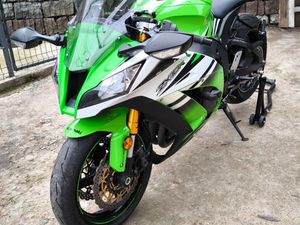 KAWASAKI ZXR ZX10R →