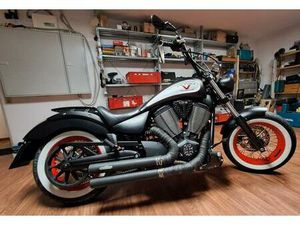 VICTORY HIGHBALL CHOPPER "HOT ROD BIKE" -ALLES NEU- NO HARLEY