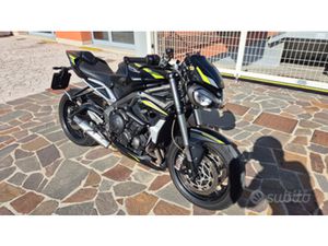 TRIUMPH STREET TRIPLE 765 RS