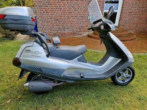 PIAGGIO SUPER HEXAGON GTX 125 SILBER TOP CASE BASTLERFAHRZEUG