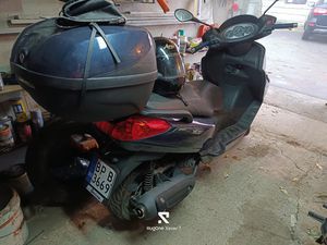 ПРОДАВАМ PIAGGIO X7 →