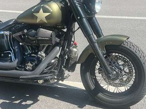 HARLEY-DAVIDSON SOFTAIL SLIM VERDE