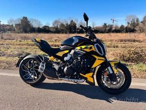 DIAVEL V4 04/2025 1800KM