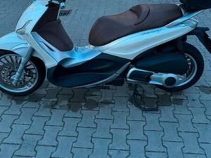 PIAGGIO BEVERLY 125 MOTORRAD
