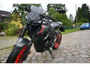 YAMAHA MT-125