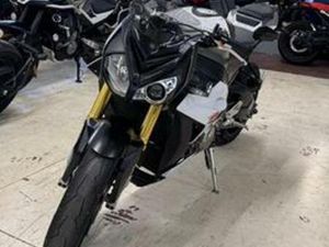 BMW S 1000 R AKRA MY14