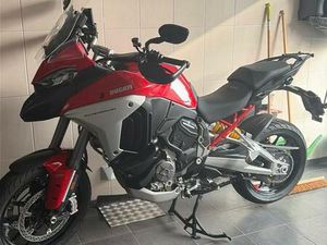 ② DUCATI MULTISTRADA V4 EN VERHOOGDE ZADEL ERBIJ