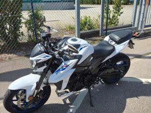 SUZUKI GSXS-750