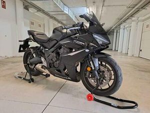 HONDA - CBR 650R E-CLUTCH