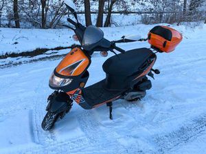 KEEWAY EASY 50 CCM 25KMH TOPCASE MOFA ROLLER MOTORROLLER