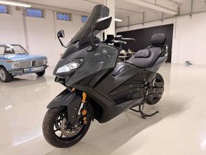 YAMAHA TMAX 560 TECH MAX*NAVI* GRIFF + SITZHEIZUNG*LED*