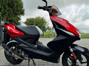 YAMAHA AEROX ORIGINAL YQ50/YQ5OL,2 TAKT,AKRAPOVIC