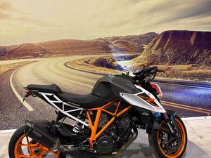 1290 SUPER DUKE R AKRAPOVIC