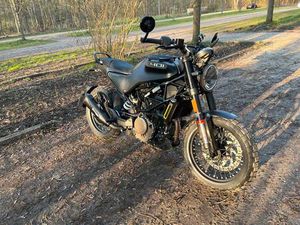 HUSQVARNA SVARTPILEN 401 (DEC 2022)