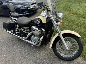 HONDA SHADOW ÉDIFIONS CALIFORNIENNE