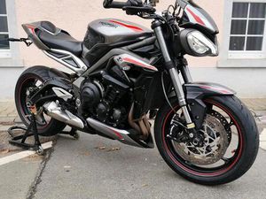 TRIUMPH STREET TRIPLE RS 765 BREMBO ÖHLINS ABS TC SERVICE