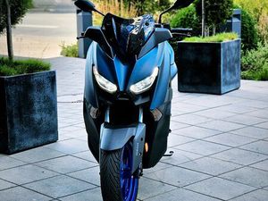 YAMAHA XMAX 125