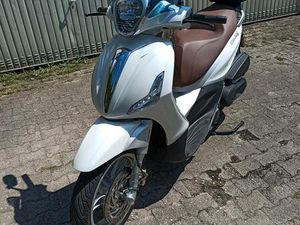 PIAGGIO BEVERLY 350 SPORT TOURING NEUWERTIG, BJ 2020, 2.600 KM