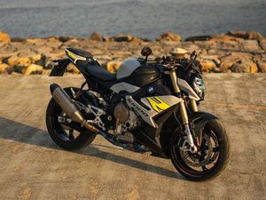 BMW S1000R. VILA DO CONDE