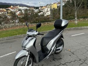 MOTA HONDA SH 125I VILA REAL (NOSSA SENHORA DA CONCEIÇÃO, SÃO PEDRO E SÃO DINIS)