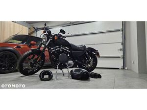 HARLEY-DAVIDSON SPORTSTER IRON 883