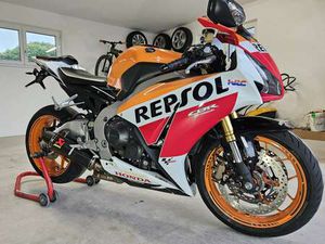HONDA CBR 1000 ORANGE