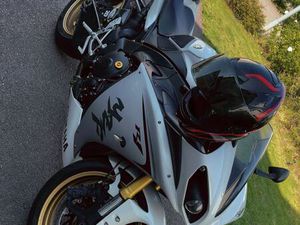 YAMAHA YZF-R1