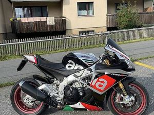APRILIA RSV4 RF IN TOP ZUSTAND