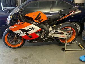 HONDA CBR 1000RR REPSOL RENNSTRECKE