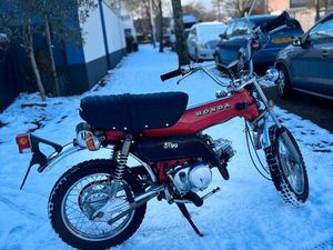 HONDA DAX ST90