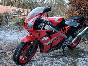 HONDA VFR 400 NC 30 MIT 17" HINTERRAD