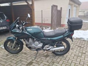 YAMAHA XJ600 MOTORRAD GRÜN MIT TOPCASE