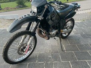 YAMAHA DT 125 RE DE06
