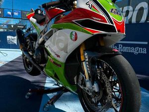 APRILIA RSV4 FACTORY APRC RACE RENNSTRECKE