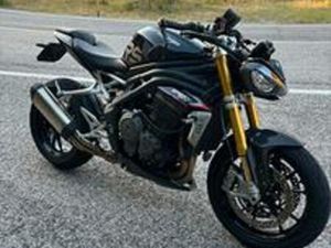 TRIUMPH SPEED TRIPLE 1200RS