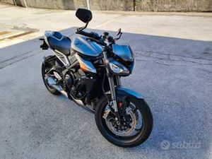 TRIUMPH STREET TRIPLE RS
