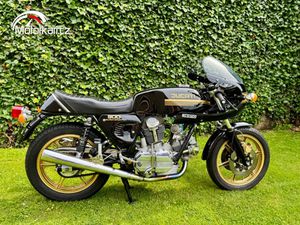 DUCATI 900 SS