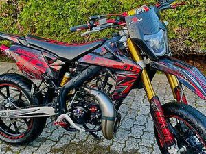 RIEJU MRT 50 PRO SM + DIVERSES PIÈCES!(CYLINDRE PISTON ECT?)