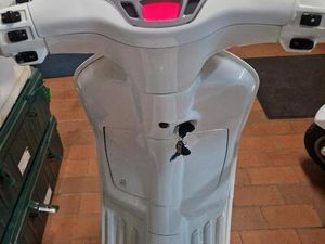 ② VESPA NEW JUSTIN BIEBER 49 CC