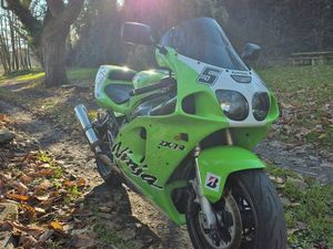 ZX7R