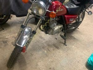 À VENDRE SUZUKI 125 GN