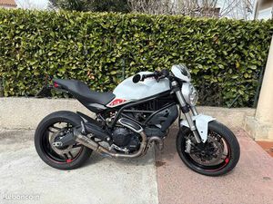 DUCATI MONSTER