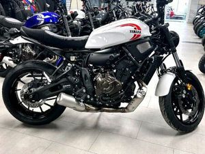 YAMAHA XSR 700 2024
