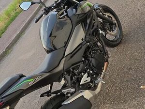 KAWASAKI Z500