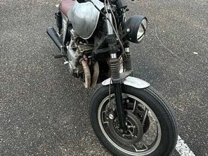 YAMAHA XJ 750 CAFÉ RACER