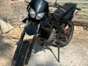 MOTO 50 CC DERBI SENDA – CONTRÔLE OK – PRÊTE À ROULER