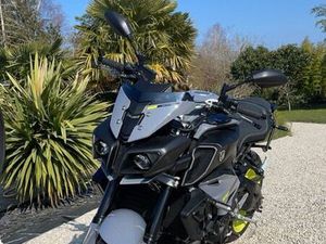 YAMAHA MT10 2018 PACK TOUREUR FULL OPTION