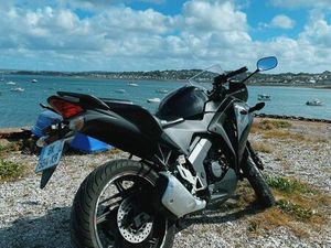 HONDA CBR 125 R