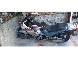 MOTO YAMAHA 1200 FJ■65000 KM■CALVADOS■FAIRE PURGE EMBRAYAGE, BATTERIE + QUELQUES RETOUCHES PEINTURE.■NON ROULÉ DEPUIS 2 ANS.■EN PRIME (PIÈCES) : 2ÈME MOTO YAMAH